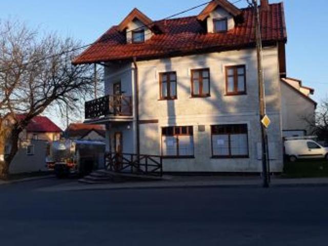 Bezpośrednio, Młynary, ul. Rynek, 200 m² Dom