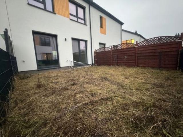 Bezpośrednio, Słomin, ul. Dzikiej Gruszy, 76 m² Dom