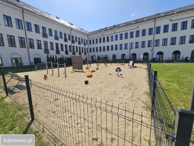 Bezpośrednio, Piła, ul. Kołobrzeska, 87 m² Mieszkanie