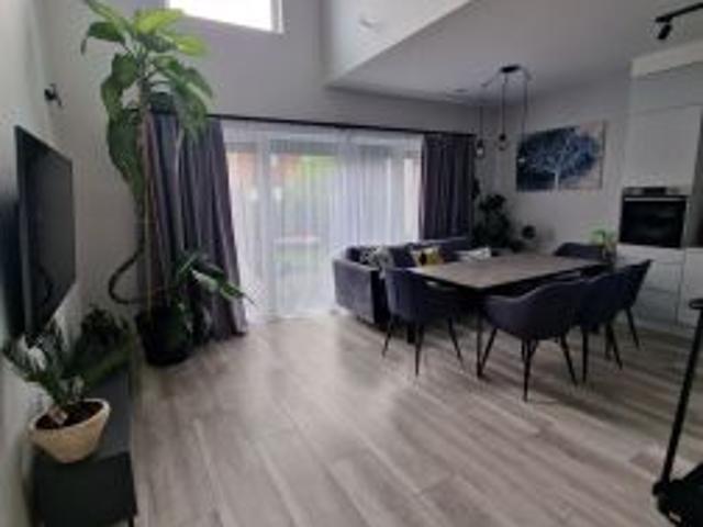 Bezpośrednio, Rozgarty, 104 m² Dom