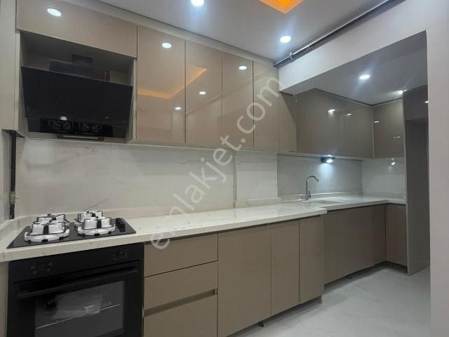Bk Gayrimenkulden Mareşal Çakmak Mah. Ara Kat Full Yapılı Daire