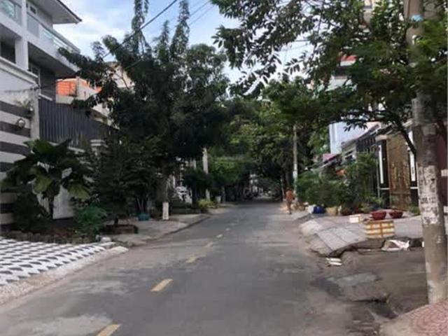 Biệt thự MT đường Số 28, khu Tên Lửa, DT 10 x 20m, 3 tấm, 22.5 tỷ Giá quá tốt