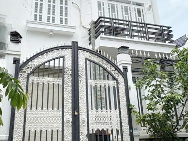 Biệt thự mặt tiền đường Số 9 KDC Ấp 5 Phong Phú Bình Hưng