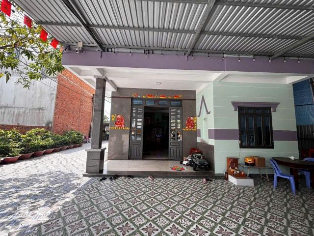Biệt thự mái thái 2 mặt tiền đường nhựa thông xe tải – đang kinh doanh cafe sân vườn