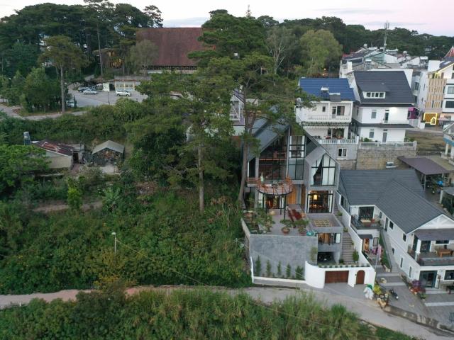Biệt thự nằm giứa rừng thông, ngay hoàng diệu đà lạt, thiết kế đẹp độc lạ