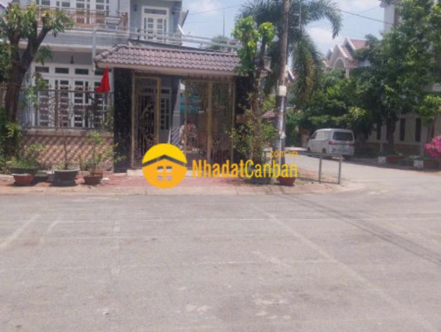 Biệt thự biệt lập 3 tấm đường số 1 kdc đồng danh 8.5 x 18 giá 9 tỷ
