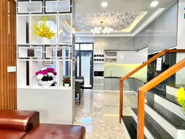 Biệt Thự Căn Góc 2 Mặt Tiền Ngang 7m Huỳnh Tấn Phát Quận 7 Chỉ Hơn 12 Tỷ. LH 0972998
