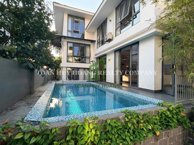 Biệt Thự Hồ Bơi 4 Phòng Ngủ ở Euro Village V0118