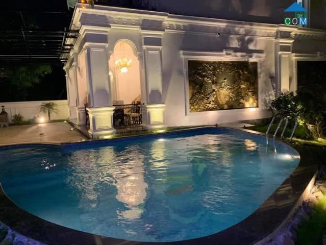 Biệt Thự Hoa Sữa View Hồ, KĐT Vinhomes Riverside, 395m x 4T x Mt 10m. Giá hơn 100 tỷ