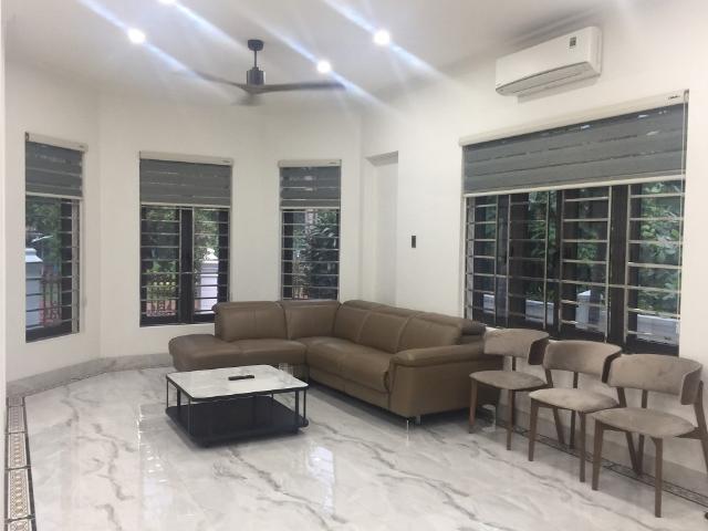 Biệt thự khu compound Thảo Điền cần cho thuê 400m2, có gara oto, nội thất