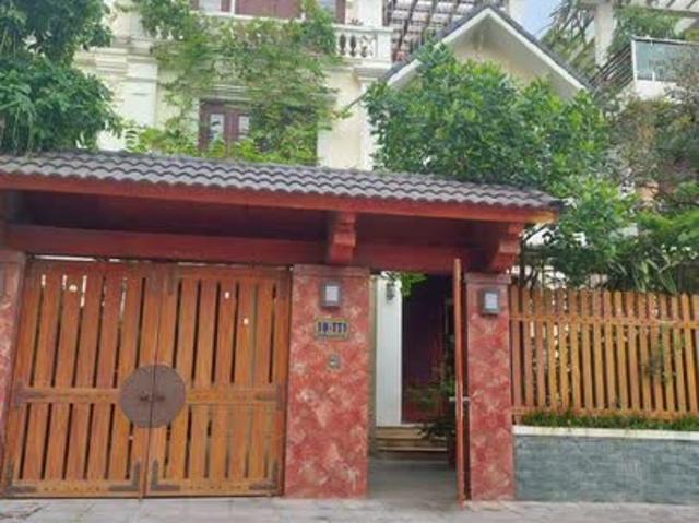 Biệt Thự Khu Ngoại Giao Đoàn Tây Hồ Khu Vip Quan Chức Cấp Cao Ở. DT 400m2. Giá 184 Tỷ