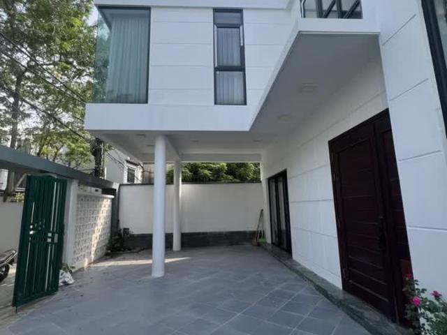 Biệt Thự Đẹp Long Lanh, Mặt Tiền Siêu Khủng, Sân Vườn, Gara Ôtô, Giá Tốt, 155M2 X2 Tầng Chỉ 6,7 Tỷ