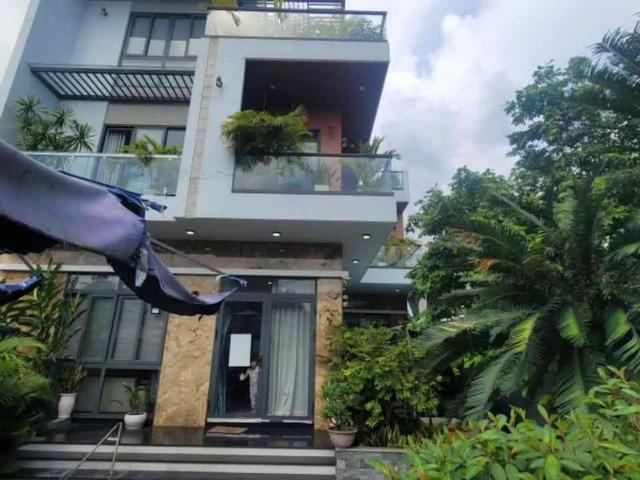 Biệt Thự Sân Vườn 313M2 Chợ Xuân Thới Thượng Full Nội Thất 8tỷ960tr Lh: 0369571