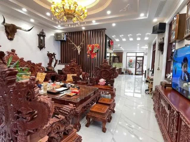 Biệt Thự Sân Vườn Gần Mỹ Đình – Full Nội Thất Cao Cấp, Chỉ Việc Xách Vali Về Ở Thiện Chí Bán!
