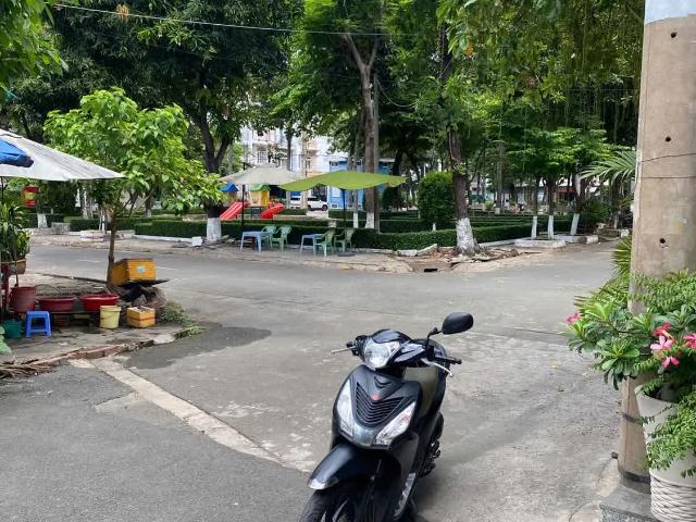 Biệt Thự Sân Vườn Lê Đức Thọ Gara Xe Hơi Khu Phân Lô Đồng Bộ Công Viên Trước Nhà