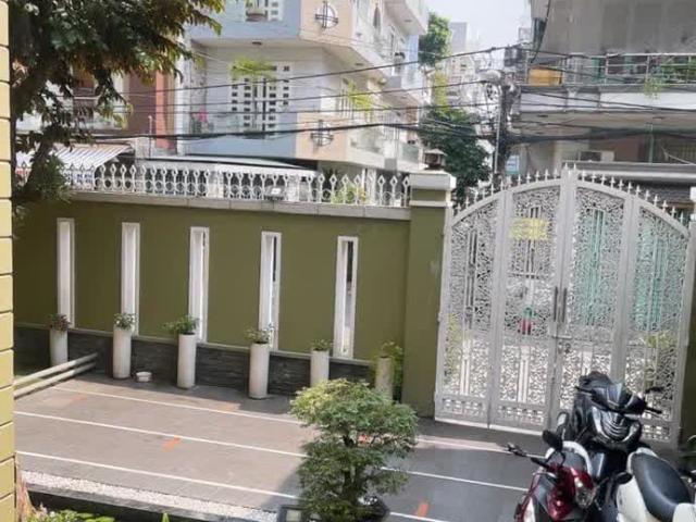 Biệt Thự Sân Vườn Mặt Tiền Kinh Doanh Kế Lê Văn Quới Ngang Khủng 10M Chỉ 22.9 Tỷ