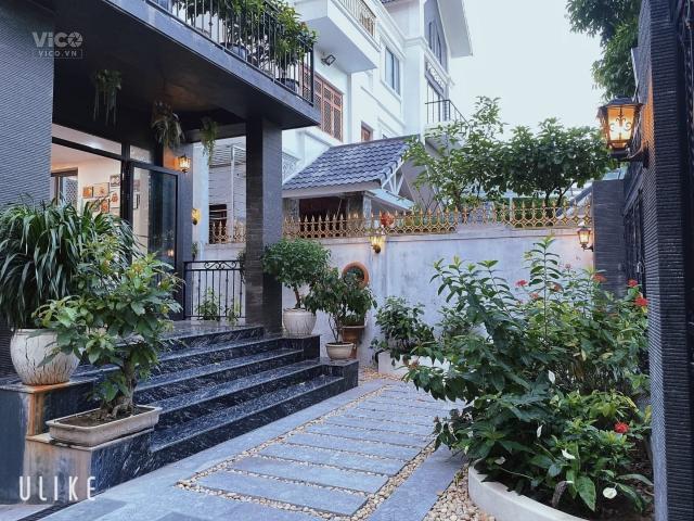 Biệt thự sân vườn đường cầu giấy siêu rẻ 190m2 4t mt 10m gara giá chỉ 35 tỷ