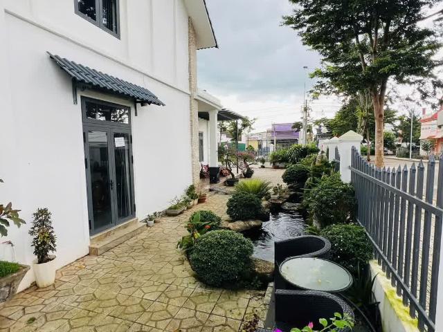 Biệt thự trệt 3 mặt đường lớn, trung tâm sầm uất đức trọng, lâm đồng