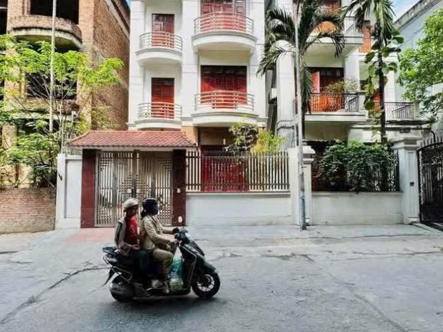 Biệt Thự Vip Phùng Khoang Từ Liêm Vỉ Hè Oto KD 33ty 145M X4T