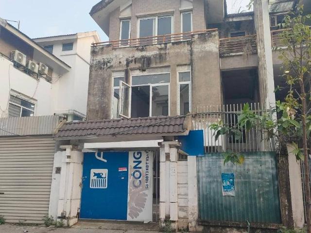 Biệt thự xây thô 4 tầng ĐTM Văn Phú, DT 200m2, MT 10m, 38.5 tỷ Hà Đông