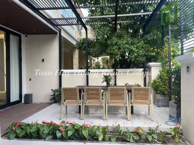 Biệt Thự 4 Phòng Ngủ Sang Trọng ở Phúc Lộc Viên V0063