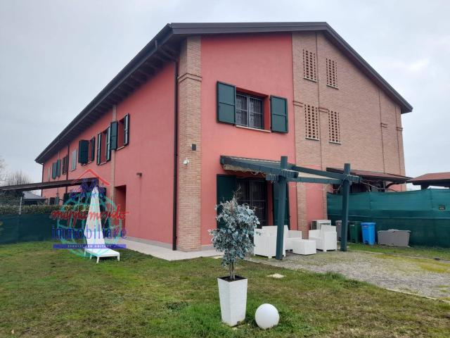 Bi Tri Quadrifamiliare in vendita a Sant'Agata Bolognese
