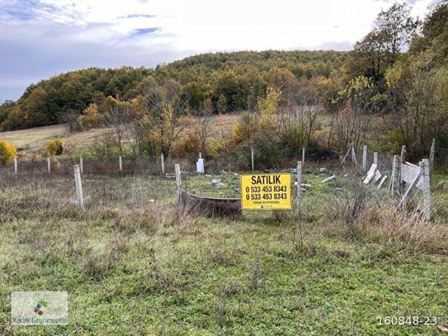 BİNKILIÇ KÖYÜNDE ETRAFI ÇEVRİLİ 543m2 SATILIK ARSA