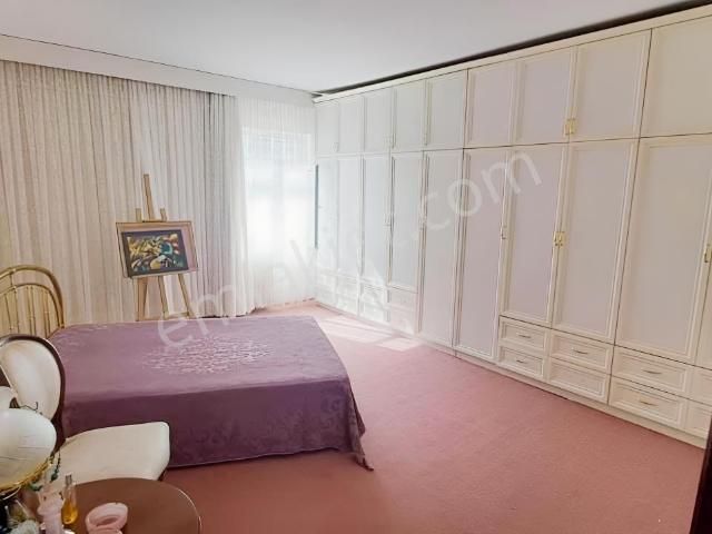 Bi·nova'dan Reşadiye Mahallesinde Kiralık Geniş 3+1 Daire