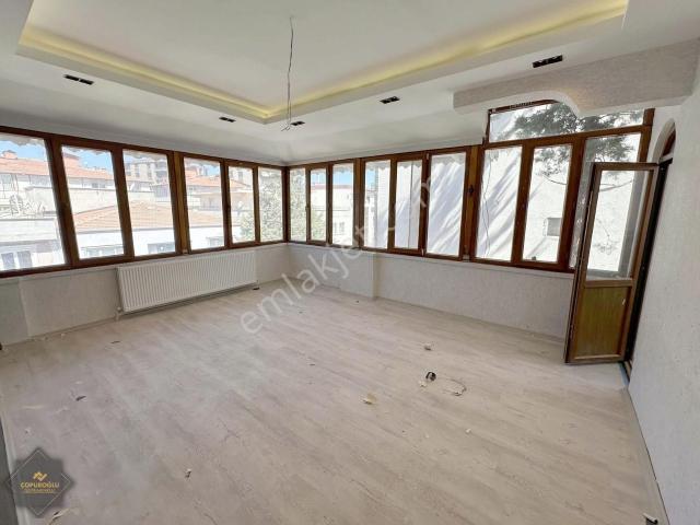 Binevler'de Tramvaya Yürüme Mesafesinde Geniş 3+1 Daire Fırsatı