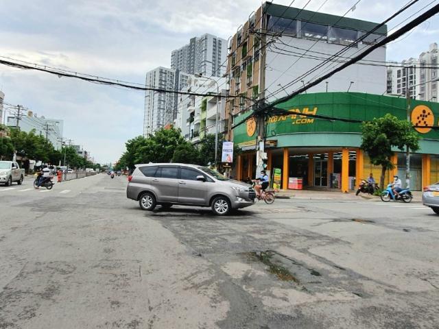 Bình long, quận bình tân nhà 3 mặt tiền kinh doanh vip giáp tân phú, gần 4 xã, aeon mall