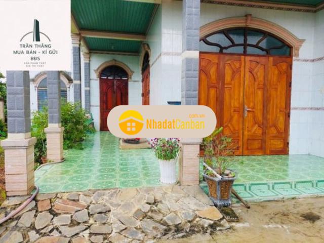 Bình trung bán đất có sẵn nhà cấp 4 gần chợ bhx