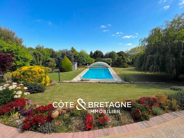 BINIC ÉTABLES SUR MER UNE MAISON FAMILIALE NICHÉE DANS UN JARDIN REMARQUABLE | Réf: 202694