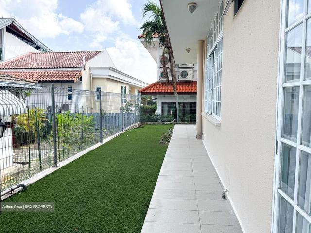 Binjai Park D21, Semi