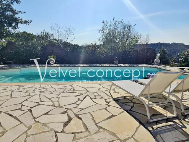 Biot A pied du Village 5 chambres Calme absolu 220m² Biot
