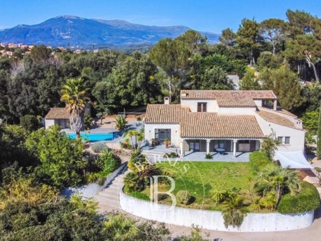 Biot résidentiel Villa provençale rénovée – 5 suites, piscine, pool house, studio indépendant