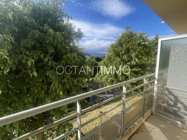 Biot Sophia Antipolis 2P en Bail commercial et parking en ssol