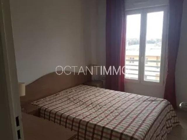 Biot Sophia Antipolis 2P en Bail commercial et parking en ssol