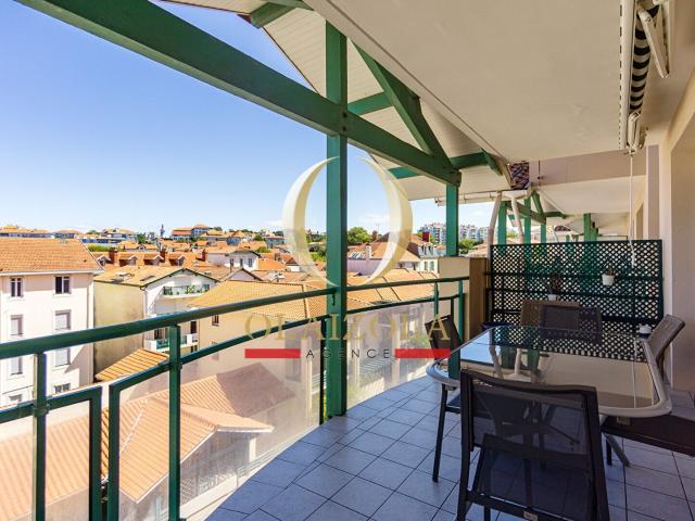 BIARRITZ Appartement de très haut standing avec garage et gra