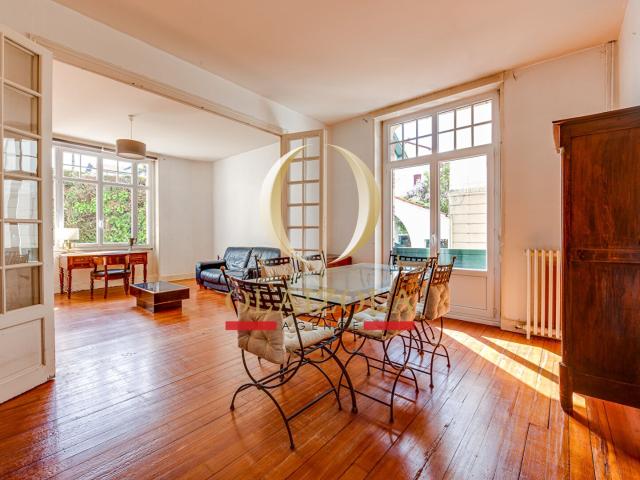 Biarritz /Centre Appartement de charme années 30 à rénover. 93m² Biarritz
