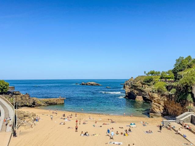 BIARRITZ CENTRE – PORT VIEUX STUDIO EN BON ÉTAT A DEUX PAS DE LA PLAGE