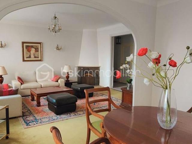 BIARRITZ HYPER CENTRE SPACIEUX APPARTEMENT TRAVERSANT 5 PIECES TOUT A PIED