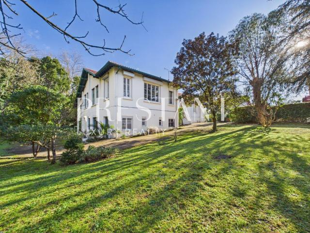 Biarritz Maison du XIXe siècle à rénover, avec jardin arboré. 300m² Biarritz