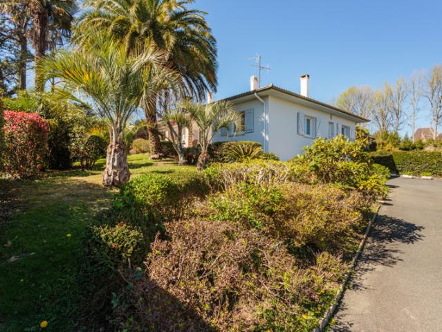 Biarritz Maison familiale avec jardin, proche commerces et