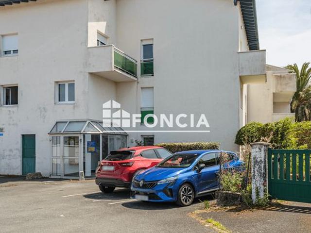Biarritz proche Sabaou Jardin d'hiver, T2 lumineux à raffraichir dans petite copropriété au calme, avec garage et cellier