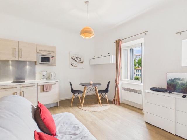 Biarritz Saint Charles Dernier étage avec ascenseur 20m² Biarritz