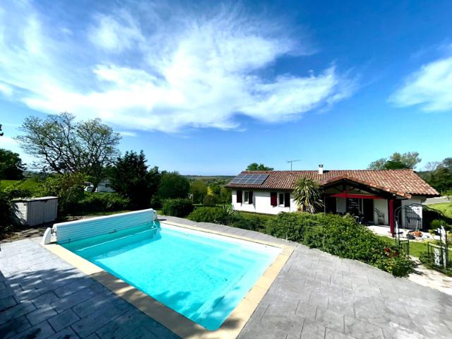 Bidache Maison récente avec piscine, grand terrain et fort