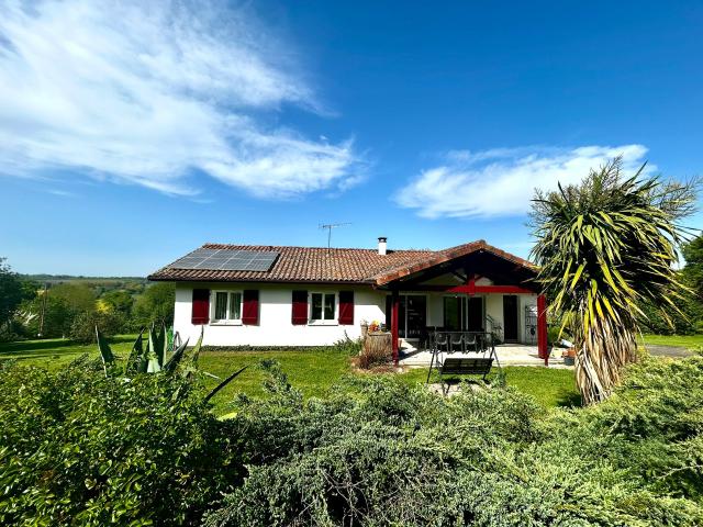 Bidache Maison récente avec piscine, grand terrain et fort potentiel