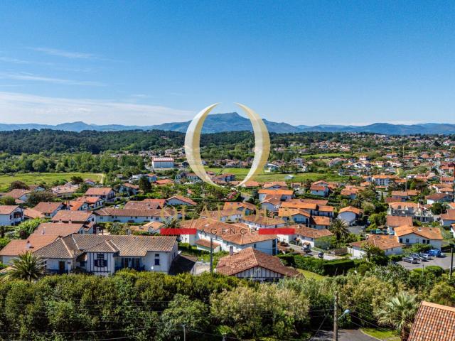 Bidart / BOURG Duplex au coeur du village avec vue imprena. 78m² Bidart