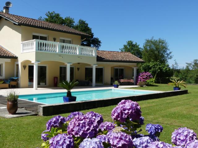 Bidart Maison lumineuse avec piscine