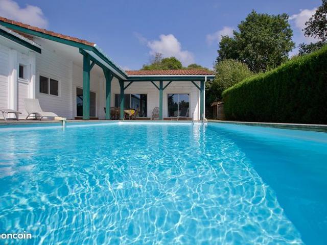 Bidart – Propriété T4 avec piscine + 3 studios indépendants